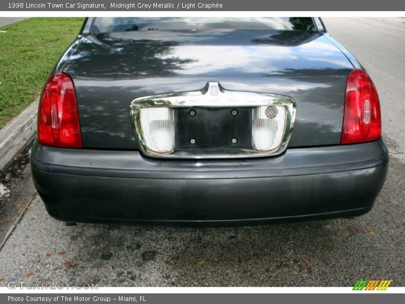 Midnight Grey Metallic / Light Graphite 1998 Lincoln Town Car Signature