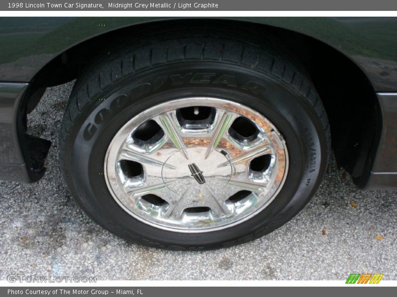 Midnight Grey Metallic / Light Graphite 1998 Lincoln Town Car Signature