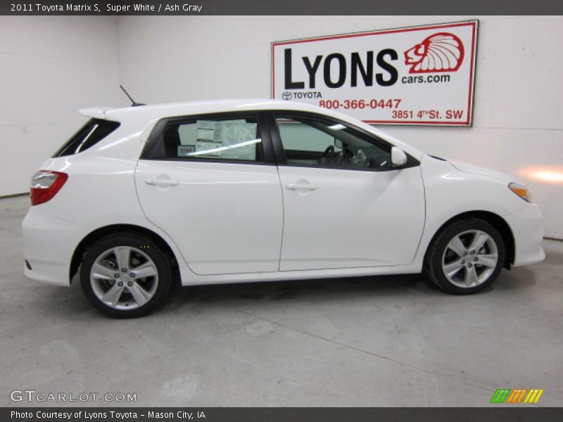 Super White / Ash Gray 2011 Toyota Matrix S