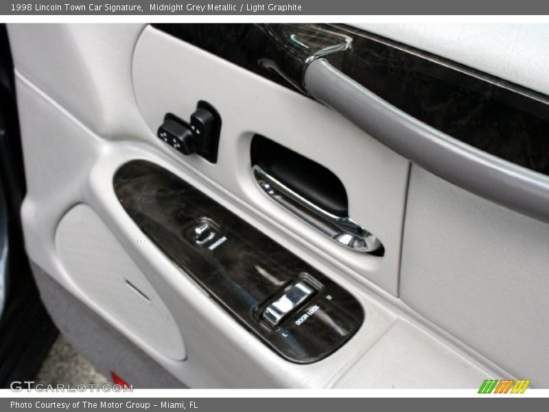 Midnight Grey Metallic / Light Graphite 1998 Lincoln Town Car Signature