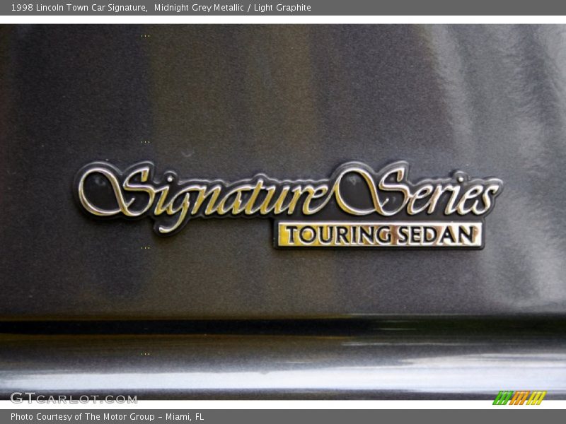 Midnight Grey Metallic / Light Graphite 1998 Lincoln Town Car Signature