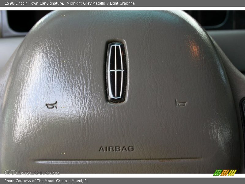 Midnight Grey Metallic / Light Graphite 1998 Lincoln Town Car Signature