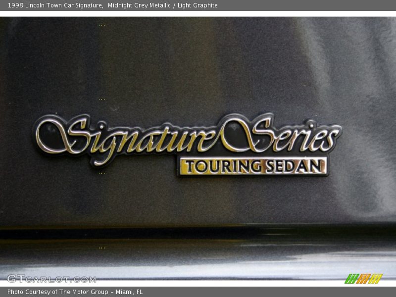 Midnight Grey Metallic / Light Graphite 1998 Lincoln Town Car Signature