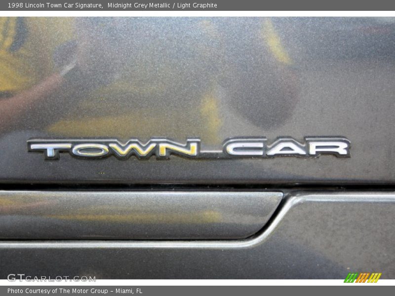 Midnight Grey Metallic / Light Graphite 1998 Lincoln Town Car Signature