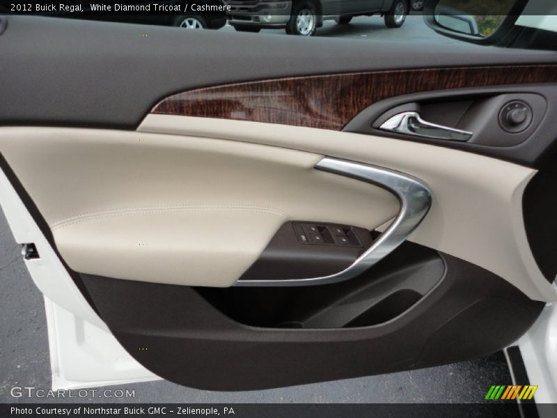 White Diamond Tricoat / Cashmere 2012 Buick Regal