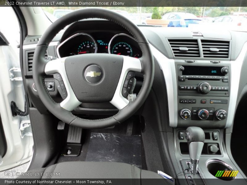 Dashboard of 2012 Traverse LT AWD
