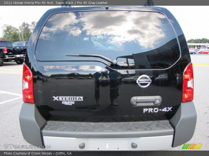 Super Black / Pro 4X Gray Leather 2011 Nissan Xterra Pro-4X 4x4