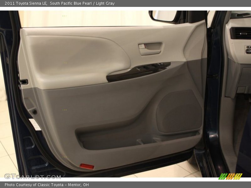 South Pacific Blue Pearl / Light Gray 2011 Toyota Sienna LE