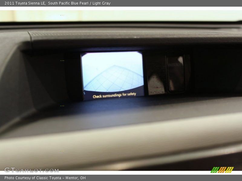 South Pacific Blue Pearl / Light Gray 2011 Toyota Sienna LE
