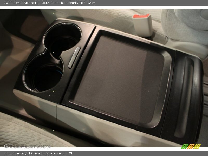 South Pacific Blue Pearl / Light Gray 2011 Toyota Sienna LE