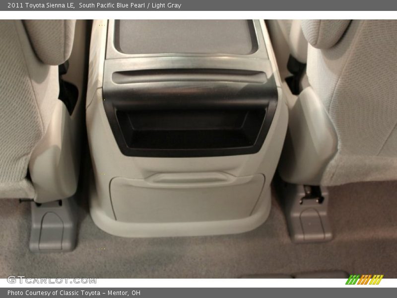 South Pacific Blue Pearl / Light Gray 2011 Toyota Sienna LE