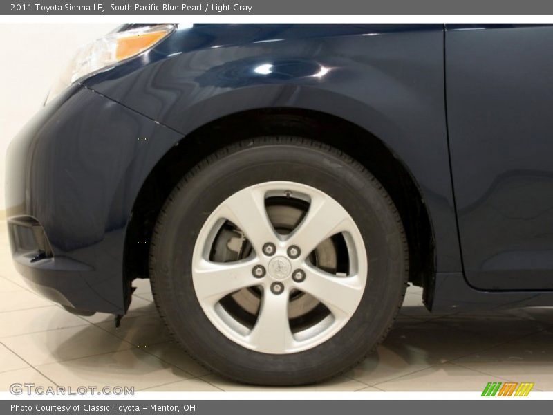 South Pacific Blue Pearl / Light Gray 2011 Toyota Sienna LE