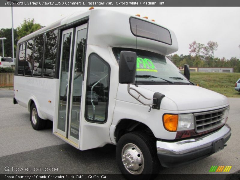 Oxford White / Medium Flint 2006 Ford E Series Cutaway E350 Commercial Passenger Van