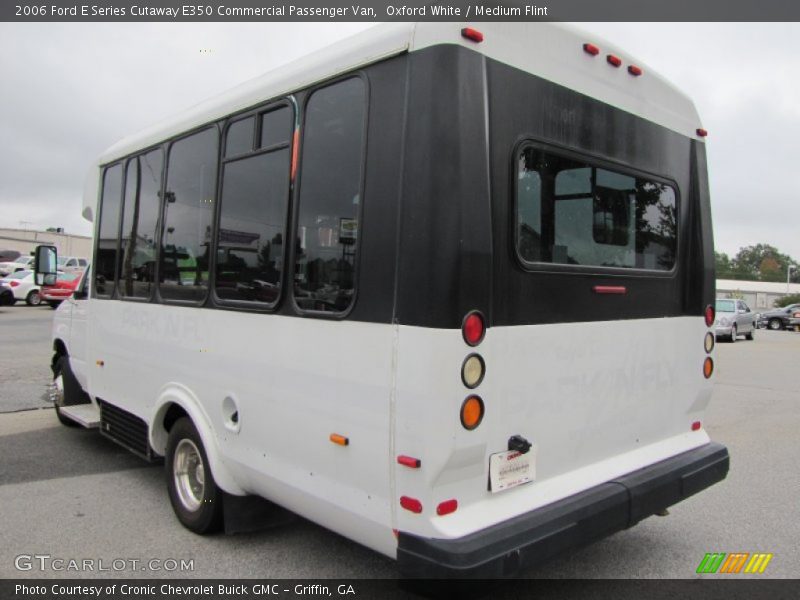 Oxford White / Medium Flint 2006 Ford E Series Cutaway E350 Commercial Passenger Van