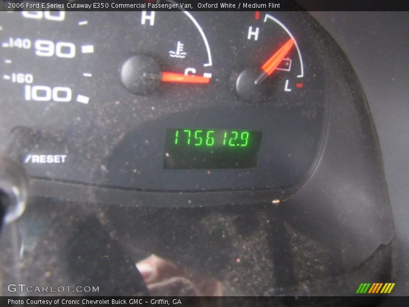 Oxford White / Medium Flint 2006 Ford E Series Cutaway E350 Commercial Passenger Van