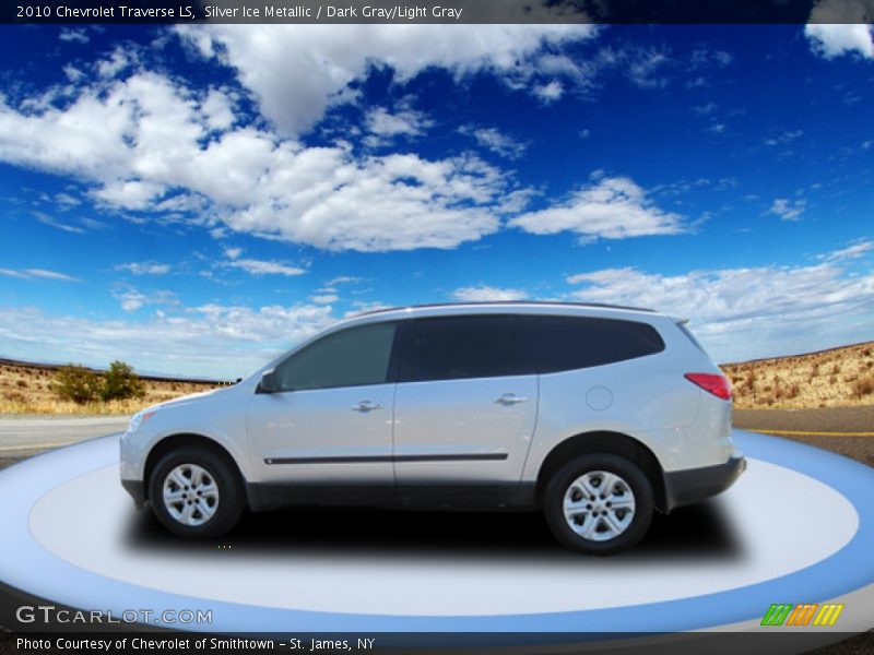 Silver Ice Metallic / Dark Gray/Light Gray 2010 Chevrolet Traverse LS