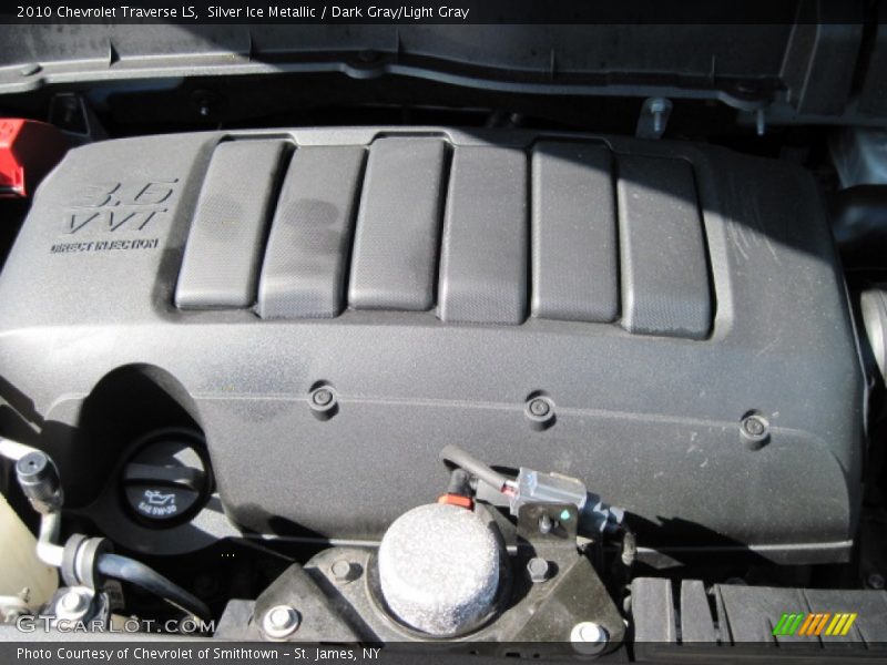 Silver Ice Metallic / Dark Gray/Light Gray 2010 Chevrolet Traverse LS
