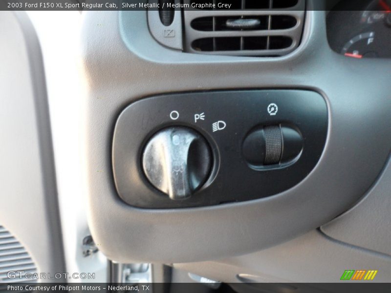 Silver Metallic / Medium Graphite Grey 2003 Ford F150 XL Sport Regular Cab