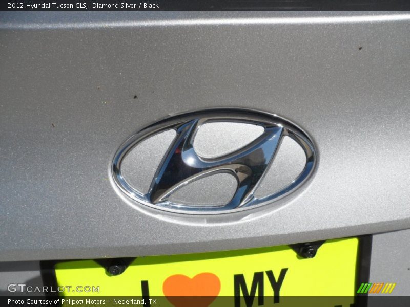 Diamond Silver / Black 2012 Hyundai Tucson GLS