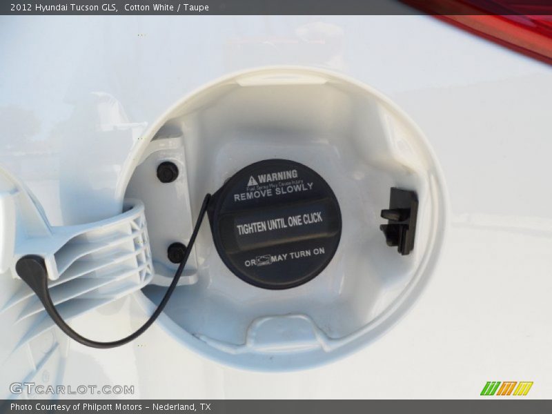 Cotton White / Taupe 2012 Hyundai Tucson GLS