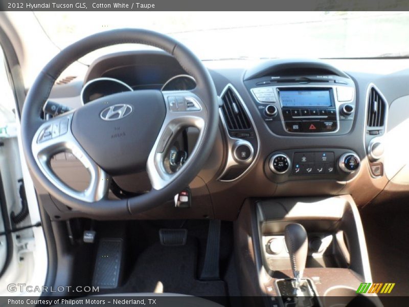 Dashboard of 2012 Tucson GLS