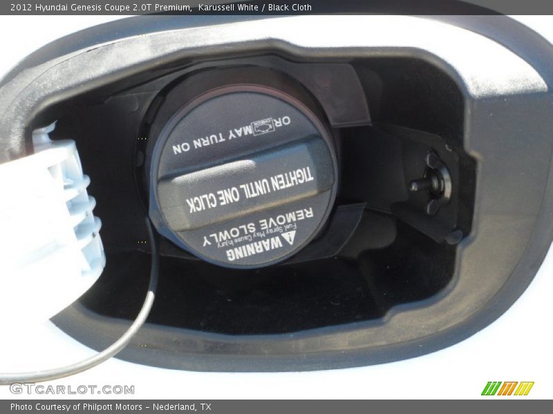 Karussell White / Black Cloth 2012 Hyundai Genesis Coupe 2.0T Premium
