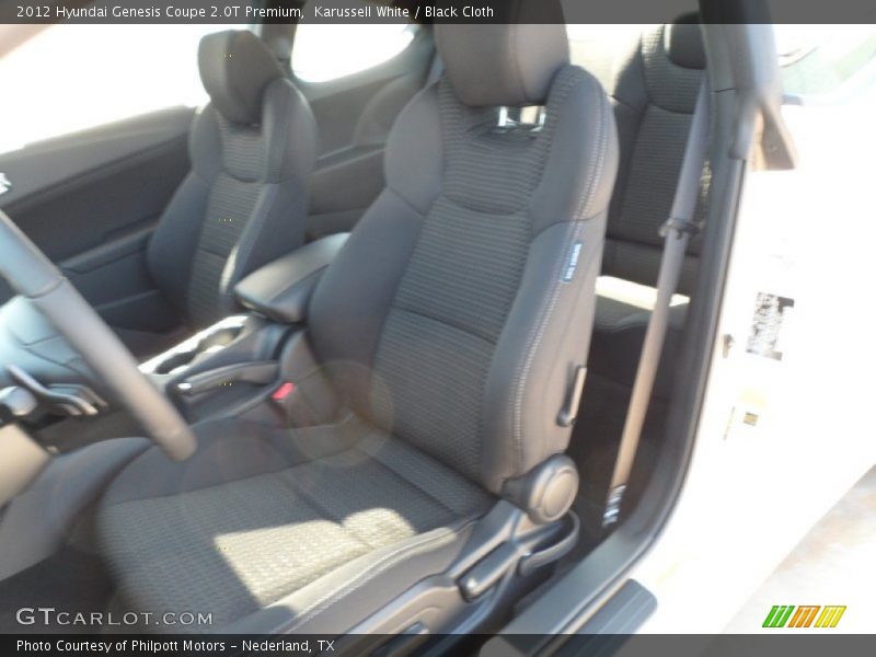 Karussell White / Black Cloth 2012 Hyundai Genesis Coupe 2.0T Premium