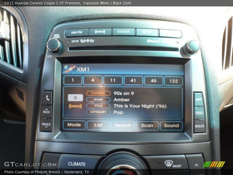 Karussell White / Black Cloth 2012 Hyundai Genesis Coupe 2.0T Premium