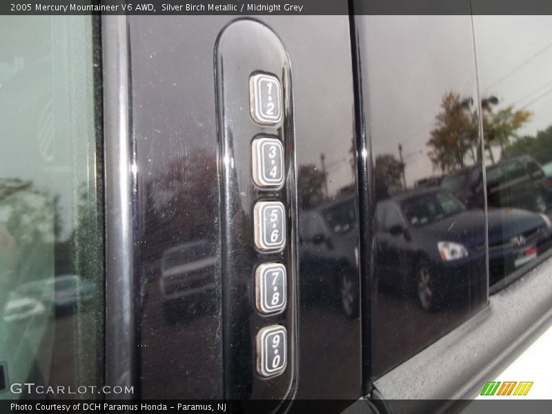 Silver Birch Metallic / Midnight Grey 2005 Mercury Mountaineer V6 AWD