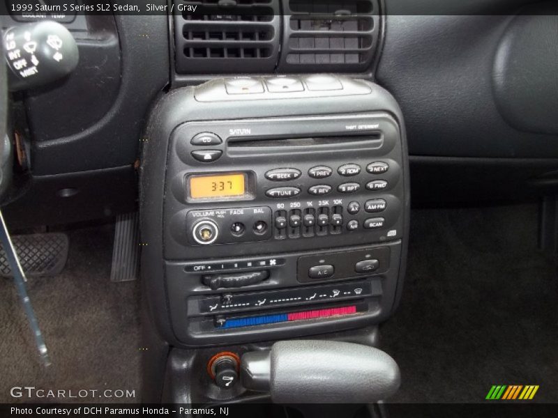 Silver / Gray 1999 Saturn S Series SL2 Sedan