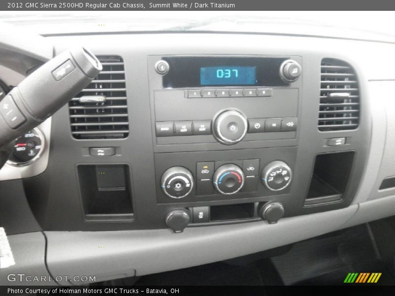 Controls of 2012 Sierra 2500HD Regular Cab Chassis