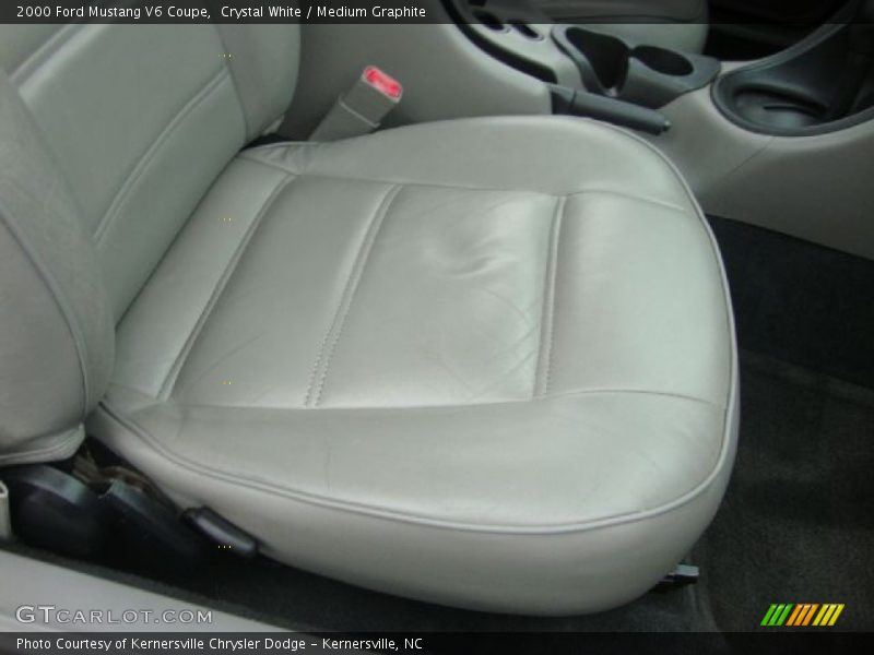 Crystal White / Medium Graphite 2000 Ford Mustang V6 Coupe