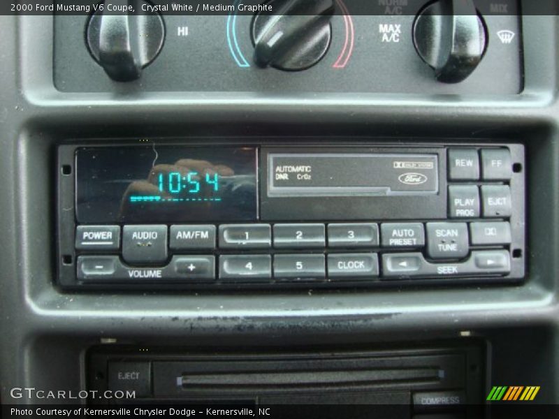 Crystal White / Medium Graphite 2000 Ford Mustang V6 Coupe
