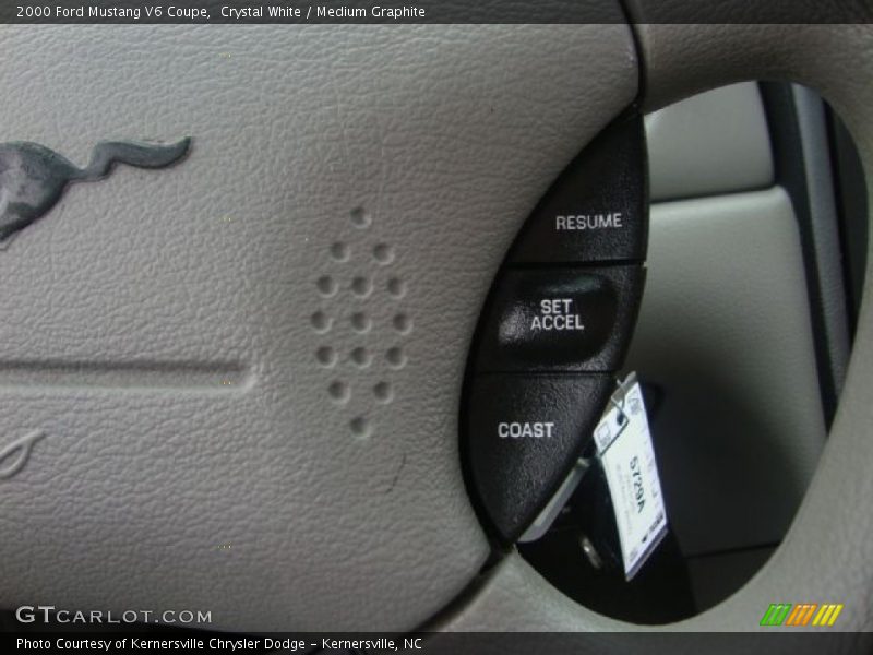 Crystal White / Medium Graphite 2000 Ford Mustang V6 Coupe
