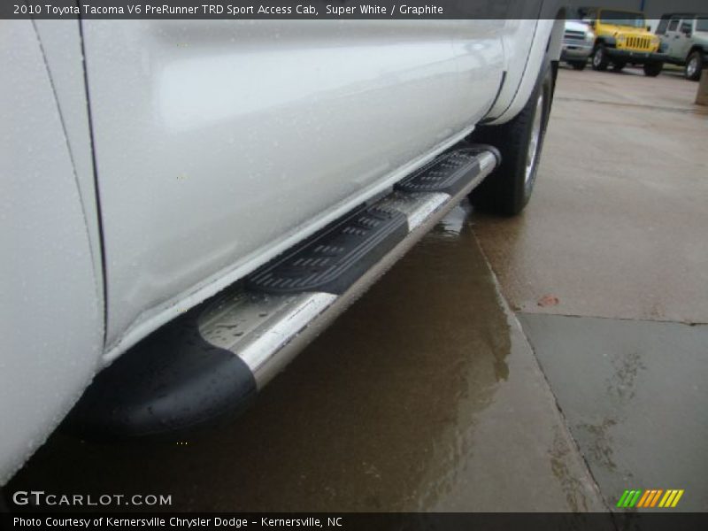Super White / Graphite 2010 Toyota Tacoma V6 PreRunner TRD Sport Access Cab