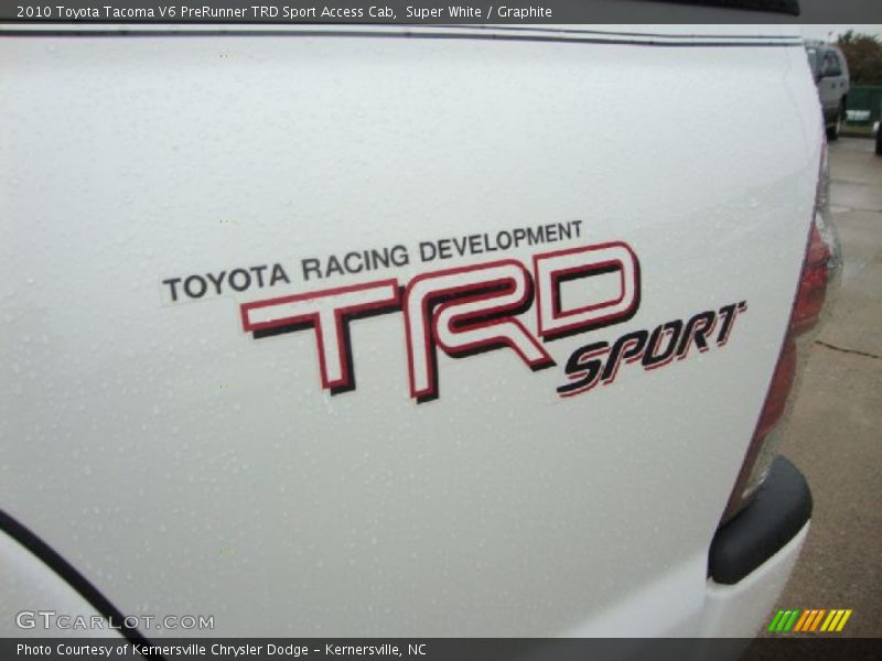 Super White / Graphite 2010 Toyota Tacoma V6 PreRunner TRD Sport Access Cab