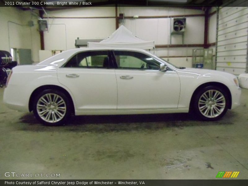 Bright White / Black 2011 Chrysler 300 C Hemi