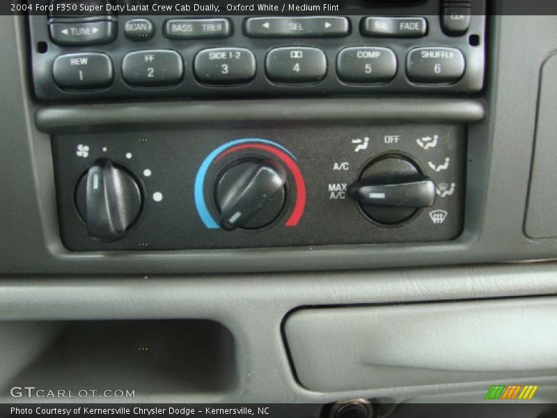 Controls of 2004 F350 Super Duty Lariat Crew Cab Dually
