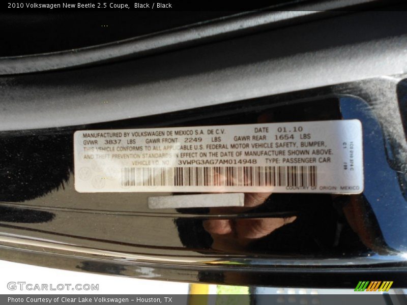 Black / Black 2010 Volkswagen New Beetle 2.5 Coupe