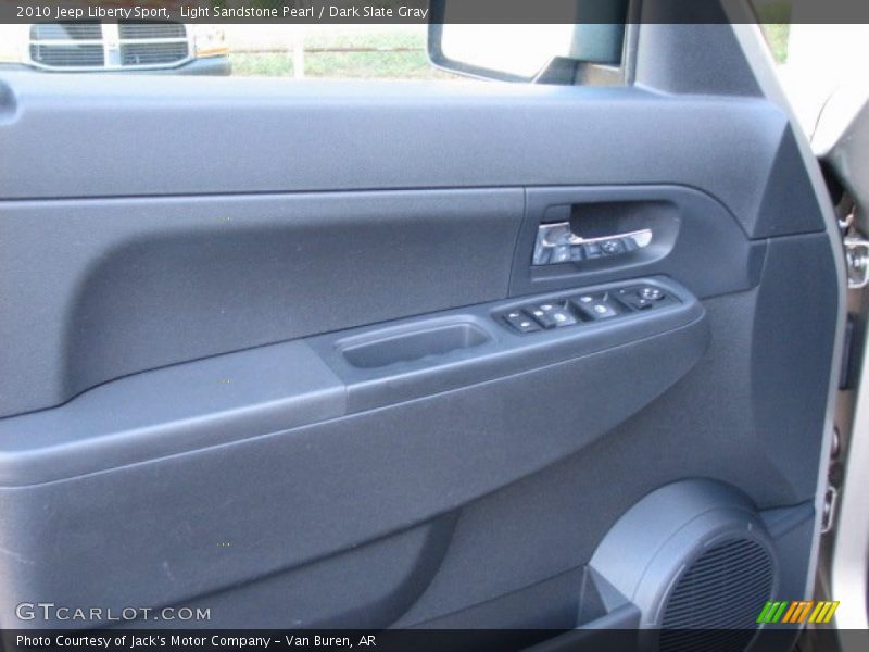 Light Sandstone Pearl / Dark Slate Gray 2010 Jeep Liberty Sport