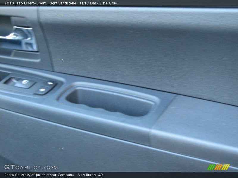 Light Sandstone Pearl / Dark Slate Gray 2010 Jeep Liberty Sport