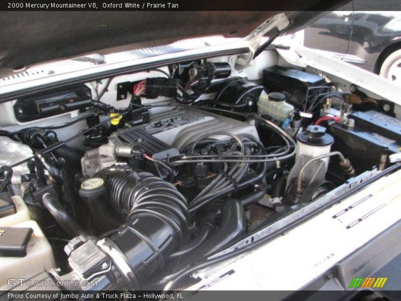 Oxford White / Prairie Tan 2000 Mercury Mountaineer V8