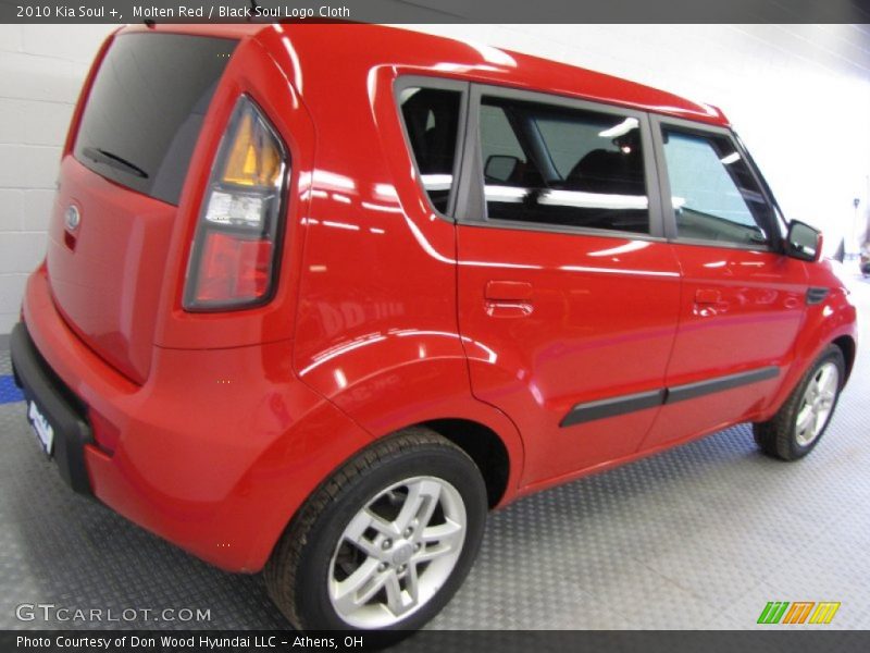 Molten Red / Black Soul Logo Cloth 2010 Kia Soul +