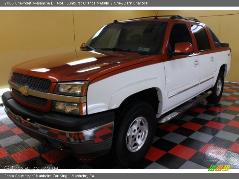 Sunburst Orange Metallic / Gray/Dark Charcoal 2005 Chevrolet Avalanche LT 4x4