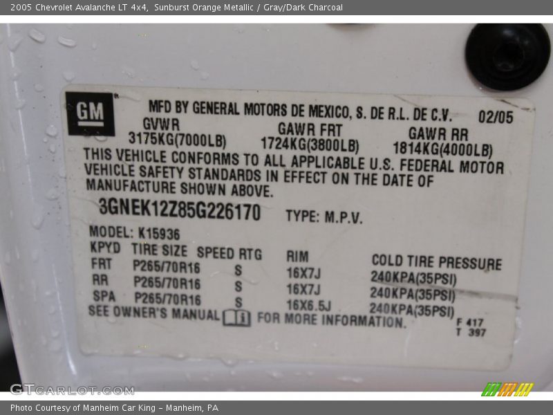 Sunburst Orange Metallic / Gray/Dark Charcoal 2005 Chevrolet Avalanche LT 4x4