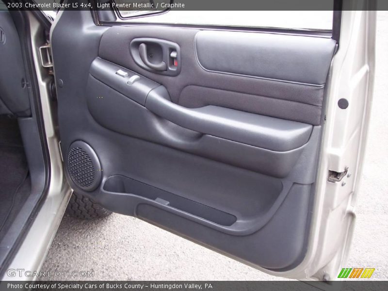 Light Pewter Metallic / Graphite 2003 Chevrolet Blazer LS 4x4