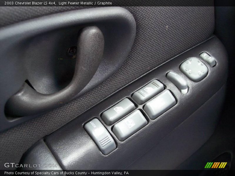 Light Pewter Metallic / Graphite 2003 Chevrolet Blazer LS 4x4