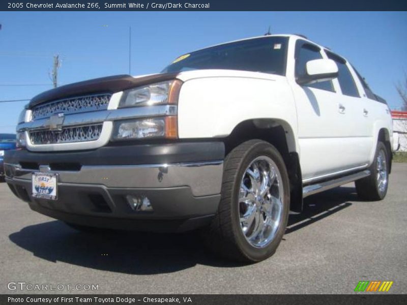 Summit White / Gray/Dark Charcoal 2005 Chevrolet Avalanche Z66