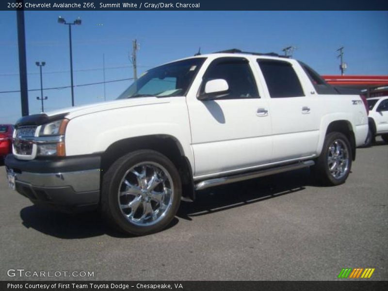 Summit White / Gray/Dark Charcoal 2005 Chevrolet Avalanche Z66