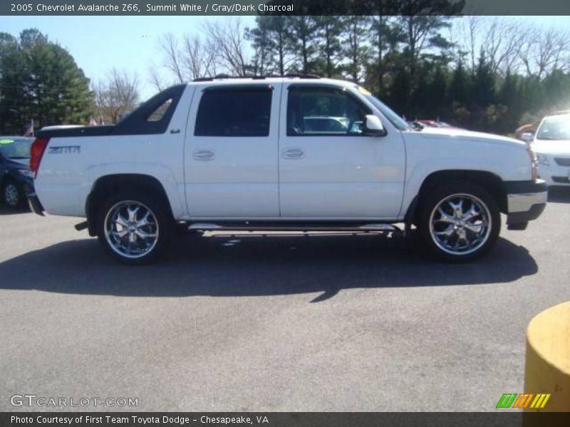 Summit White / Gray/Dark Charcoal 2005 Chevrolet Avalanche Z66